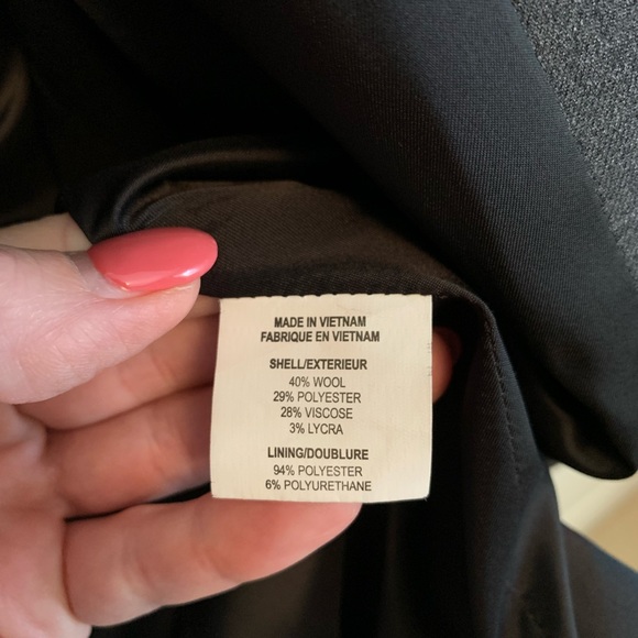 Theory Woman’s Blazer Size 2 - Picture 5 of 5